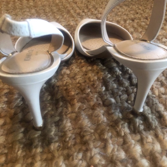 Kenneth Cole D’orsay white sling back pumps - Picture 6 of 6